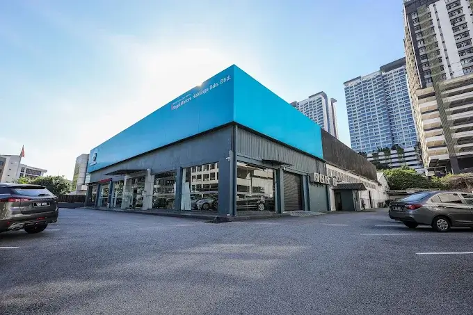 proton-showroom-0123852686